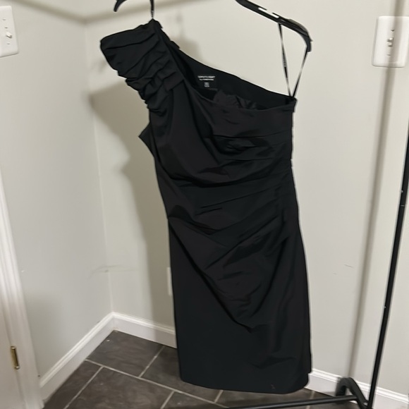 Black one shouldered cocktail dress - Picture 3 of 3